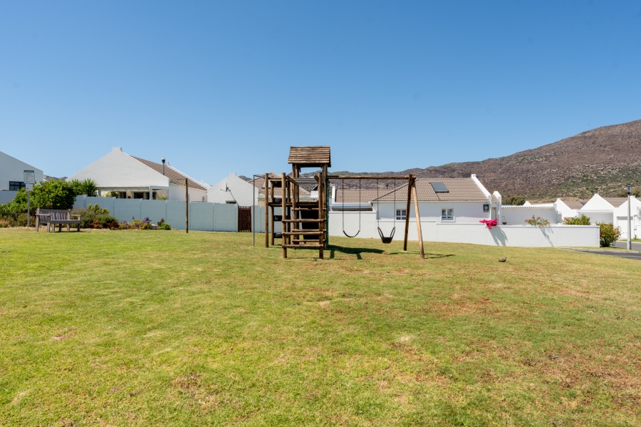 To Let 2 Bedroom Property for Rent in Fish Hoek Western Cape